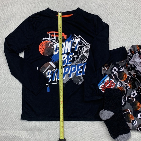 SLEEP ON IT Big Boys Sport Print 2 Piece Pajama Set with Cozy Socks Size S(6/7) - Picture 5 of 12